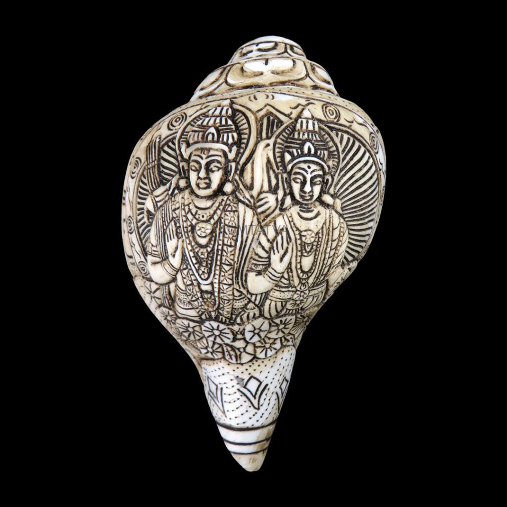 Lord Ram Sita Ji carved in Vamavarti Left hand Shankh